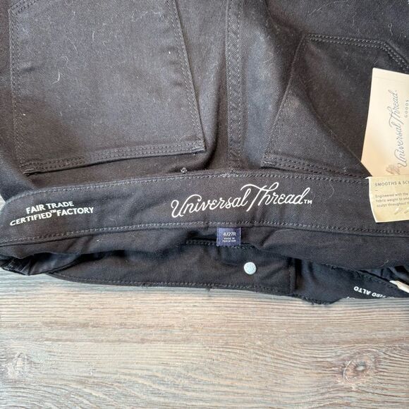 Universal Thread Women's Dark Jean Shorts - Picture 5 of 8